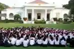 Presiden Jokowi Mendongeng Lutung Kasarung Di Depan Pelajar