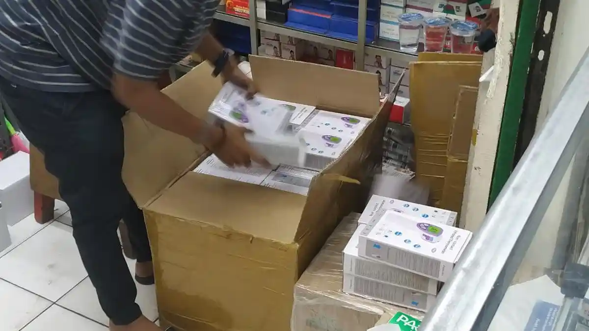 Banyak Dicari Warga di Pasar Pramuka, Termometer Dahi Dibanderol Hingga Rp 1,5 Juta