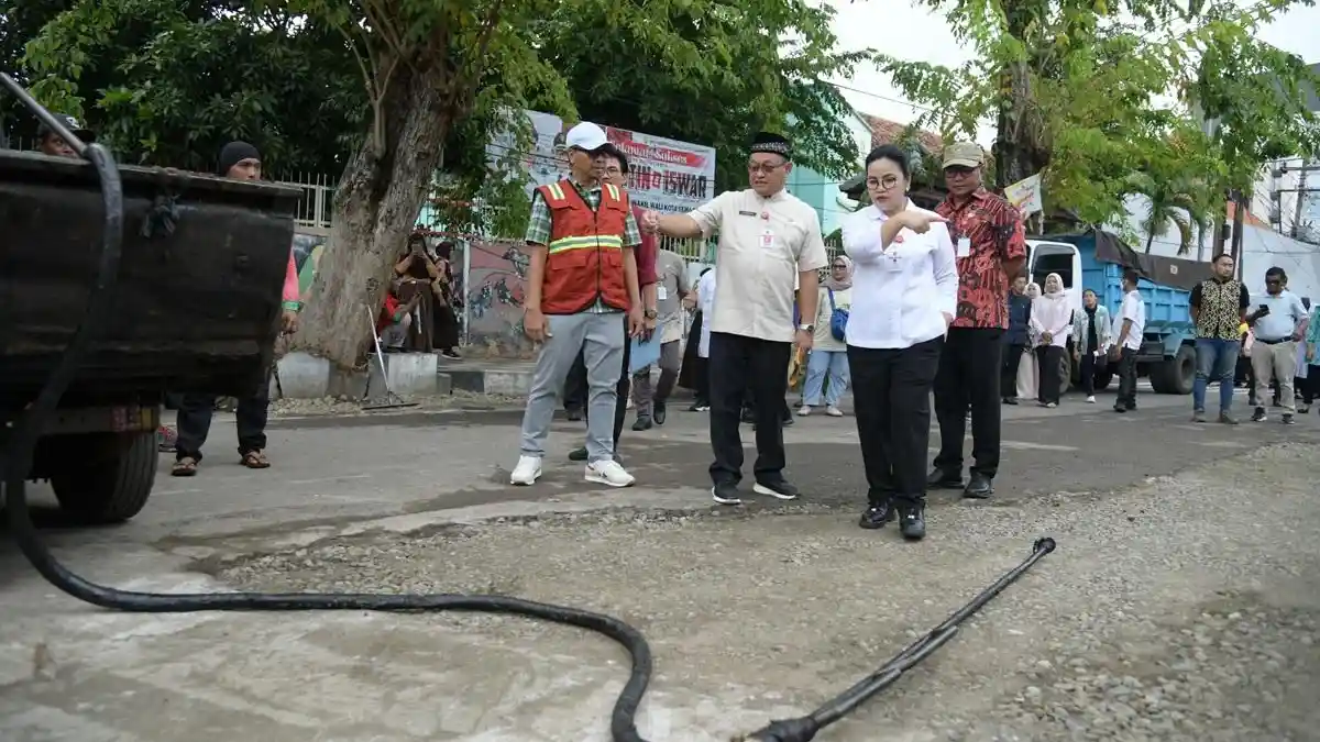 Perbaikan Jalan Masuk Program 100 Hari Kerja Wali Kota Semarang Agustina