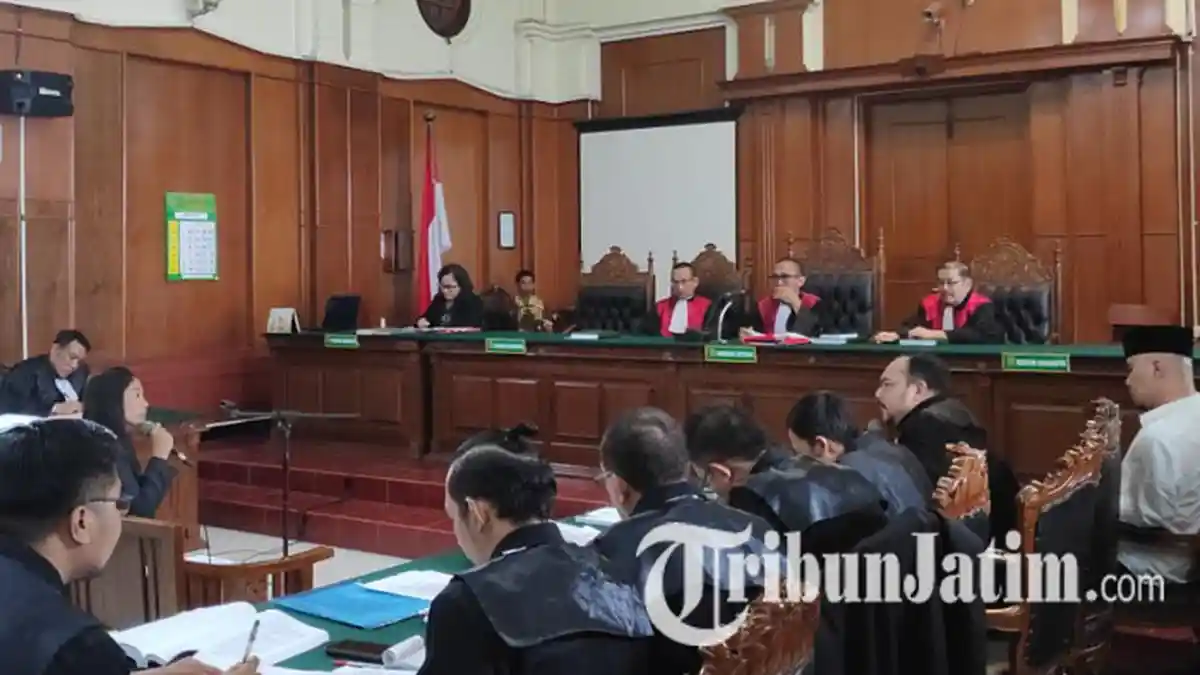 Sidang Vlog, Ahmad Dhani Tak Hanya Tanya Terkait Videonya, Juga Tanya Status Pernikahan Ahli Bahasa