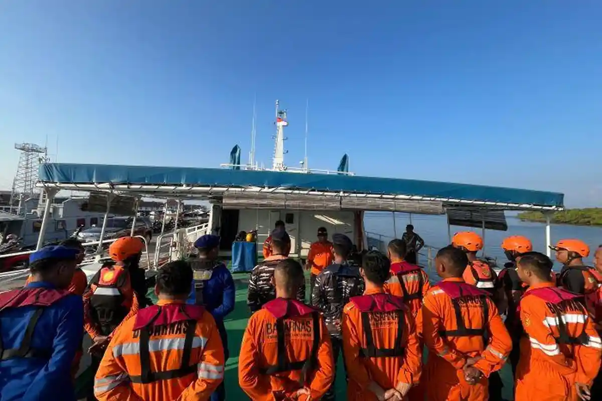 KM Mulya Abadi Bawa 8 Kapten Patah Kemudi di Perairan Utara Flores, Tim SAR Lakukan Pencarian