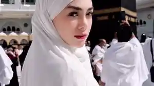 Celine-Evangelista-umrah-credit-Instagramcomceline_evangelista.jpg