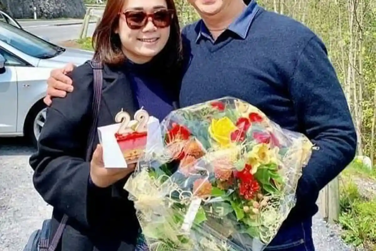 Temani Ahok Ziarah ke Makam Mendiang Ayah, Penampilan Puput Nastiti Devi Ramai Diperbincangkan