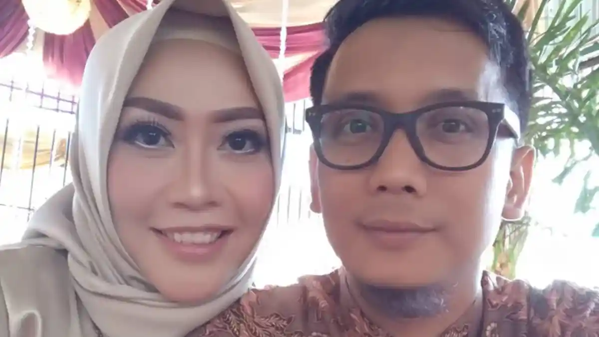 Masih Berduka Ditinggal Suami, Istri Bani Seventeen: Bantal Masih Bau Kamu, Buka Lemari Ada Bajumu