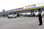 jelang-nataru-gerbang-tol-kalikangkung-terpantau-ramai-lancar_20211208_155740.jpg