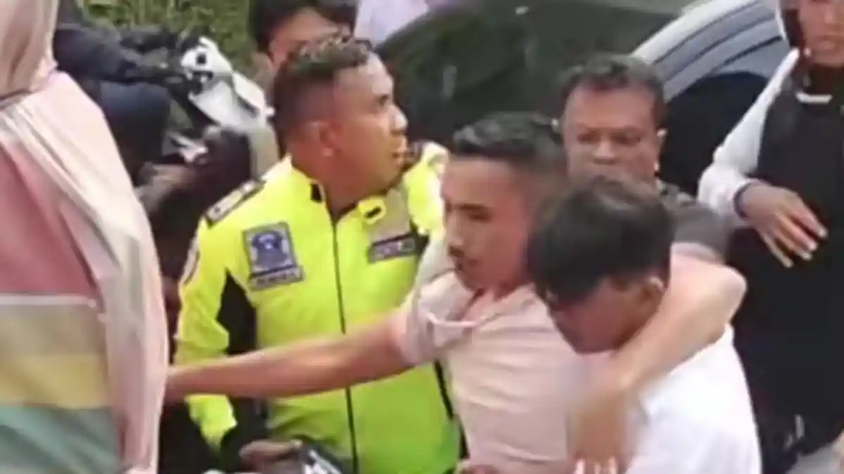 Viral Video Duel Pengendara di Padang Panjang, Diduga Dipicu Emosi Saat Macet One Way
