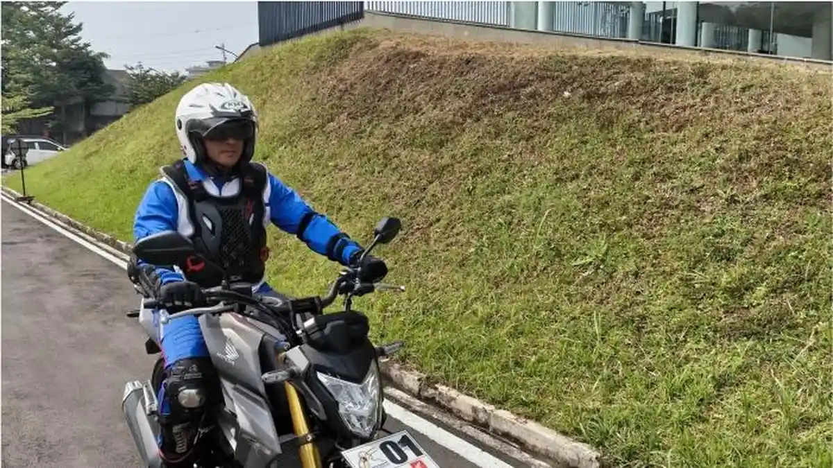 Pentingnya Chest Protector sebagai Perlindungan Tambahan Saat Berkendara Jarak Jauh