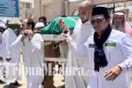 Kepala-Daerah-Kerja-Daker-Madinah-Zaenal-Muttaqin-mengantar-jenazah.jpg