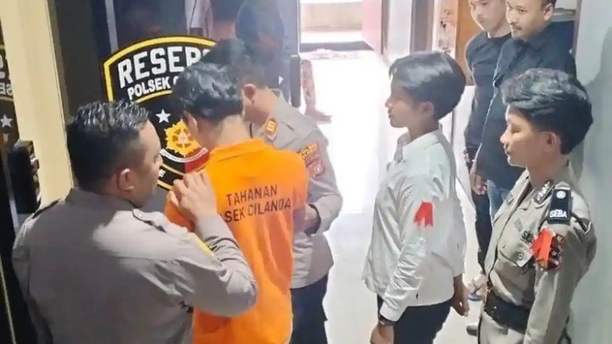 Pria Paksa Pacar Makan Kotoran, Tak Terima Diselingkuhi