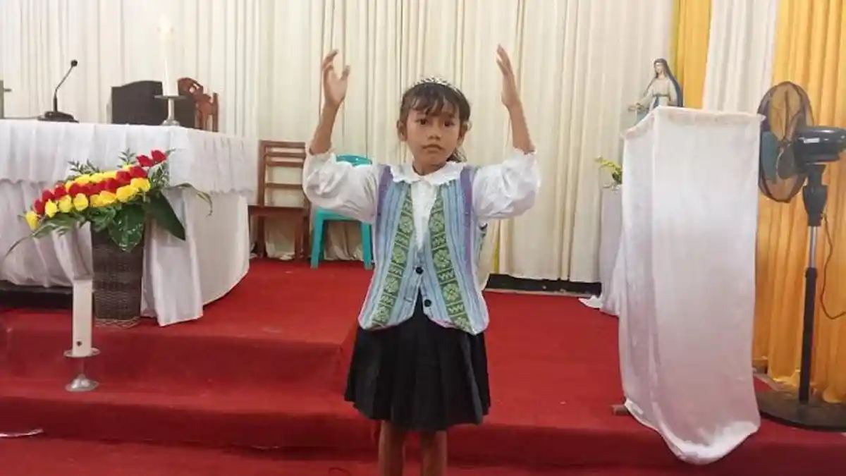 Sosok Maria Chanzania, Dirigen Cilik dari Noelsinas yang Bermimpi Menjadi Dokter
