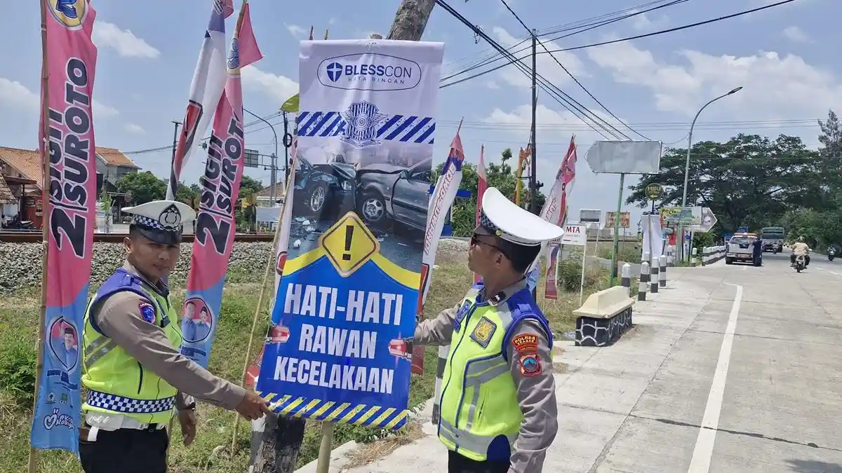 Sat Lantas Polres Sragen Pasang Imbauan Rawan Kecelakaan di 9 Titik Strategis, Ini Lokasinya