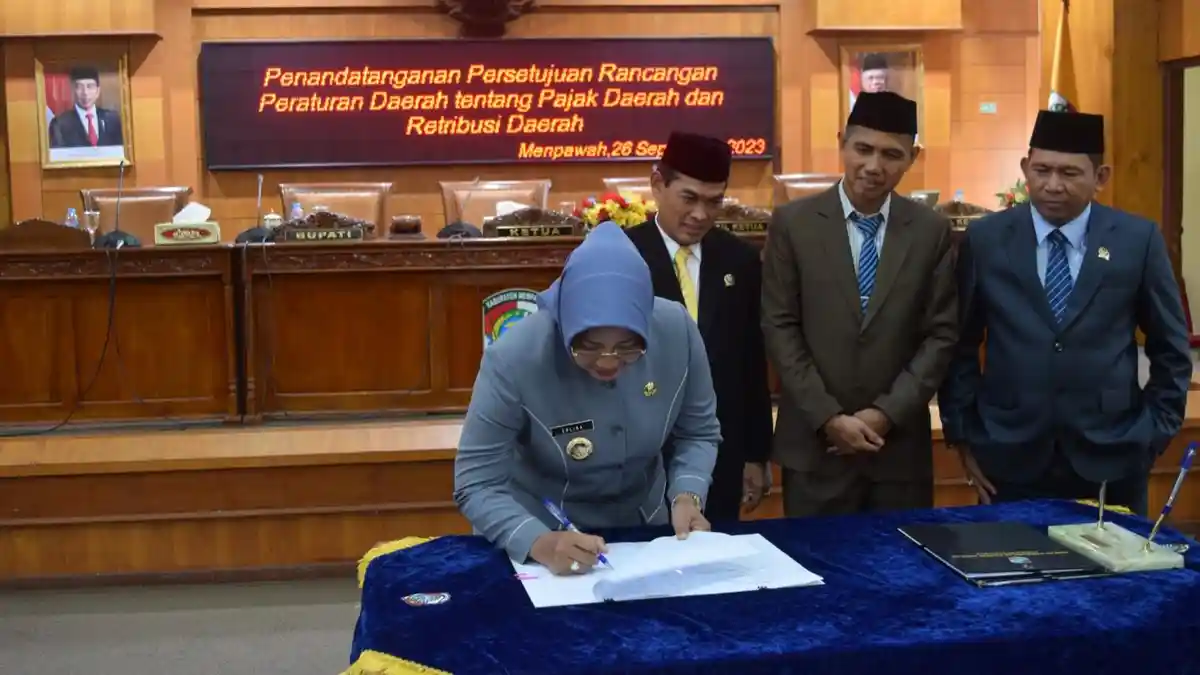 Tok, Semua Fraksi DPRD Mempawah Setujui Raperda Tentang Pajak dan Retribusi Daerah