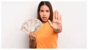 Ilustrasi-menolak-memberikan-uang-kepada-orang-lain.jpg