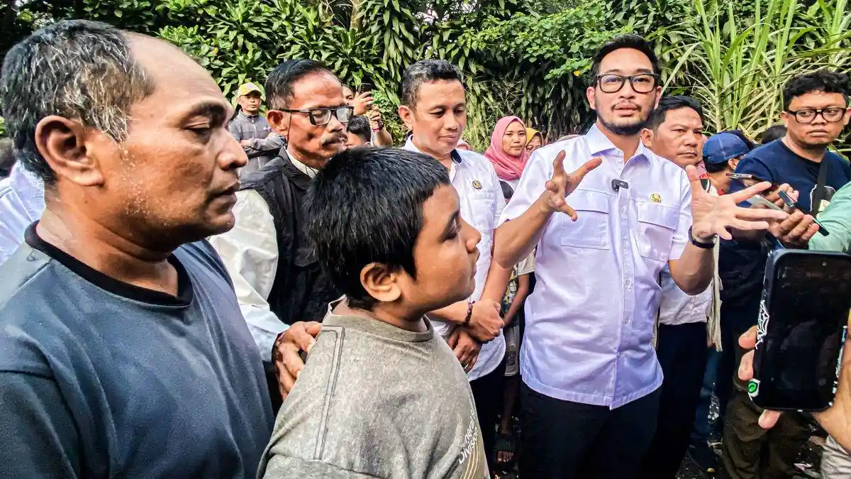 Anak Kecil Makan Rumput di Bandung Barat, Ternyata Tak Pernah Dapat ...