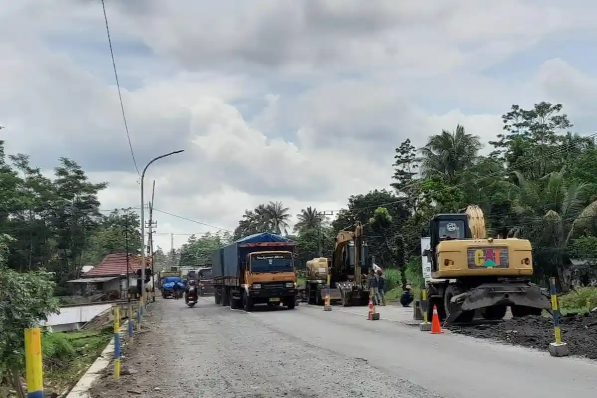 Pelebaran Jalan di JPL 43 Ranuyoso Mulai Dikerjakan, Satlantas Minta Pengerjaan Malam Hari