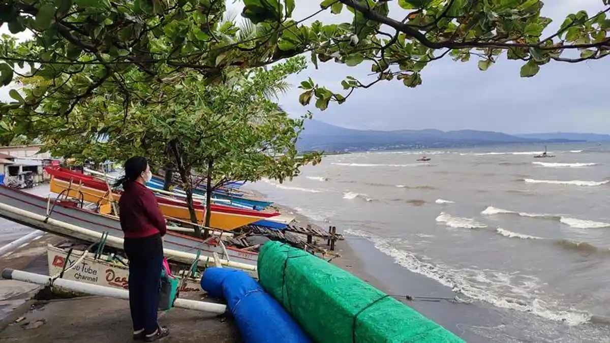 Sejumlah Nelayan di Manado Sulawesi Utara Tak Bisa Melaut Akibat Cuaca Ekstrem