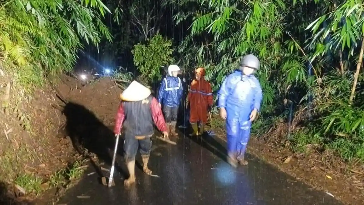 BREAKING NEWS: Banjir dan Longsor Terjadi di 18 Titik di Banyumas, Kedungbanteng Paling Parah