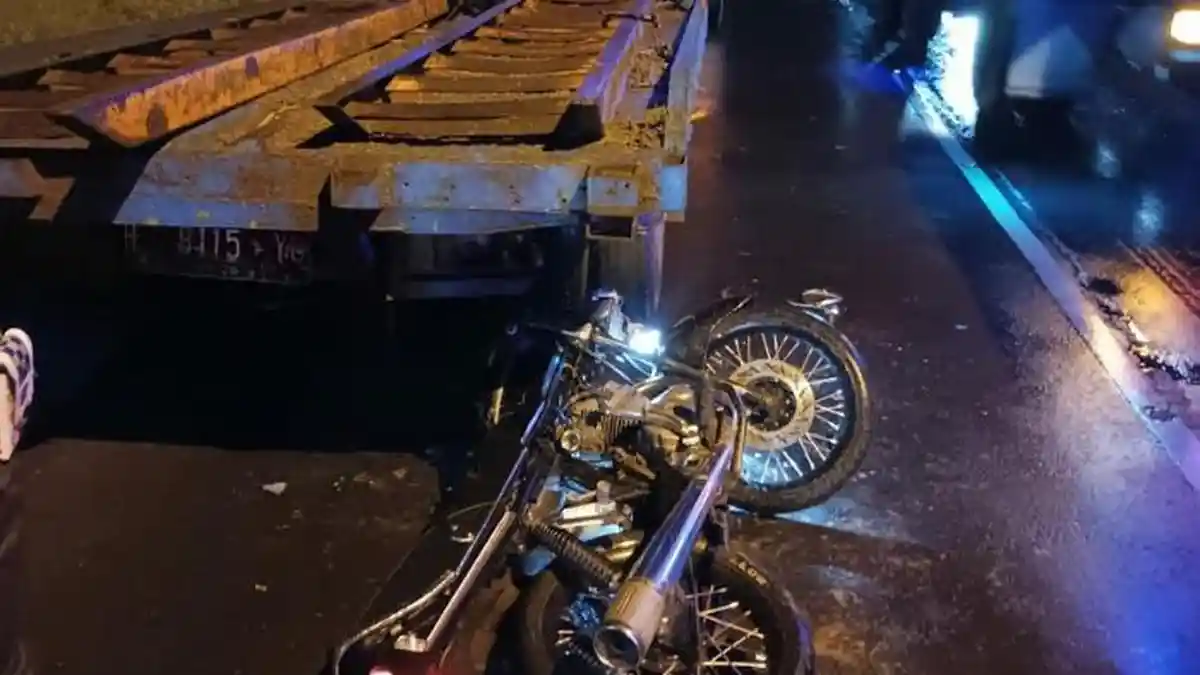 Tabrak Truk Saat Berkendara Malam Hari, Pelajar 15 Tahun di Jombang Meninggal Dunia