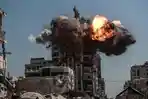 Serangan-Israel-terhadap-sebuah-gedung-di-Kota-Gaza.jpg