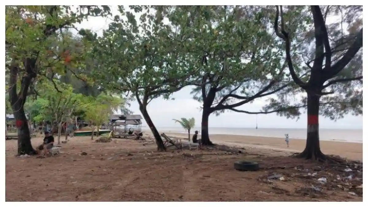 Liburan Santai diPantai Cemara Asri, Kalsel: Pesona Alam Memikat Hati Cocok Untuk Libur Lebaran 2025