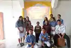 Mahasiswa Magang PBSI Dampingi Siswa Kelas X SMA Widya Bakti Ruteng Dalam Musikalisasi Puisi