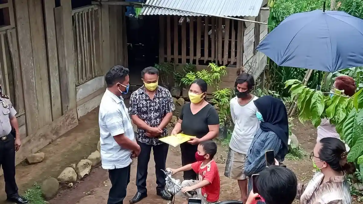 Videonya Viral, Wensy Torondek Bocah 6 Tahun Dapat Hadiah Spesial dari Kapolres Minsel