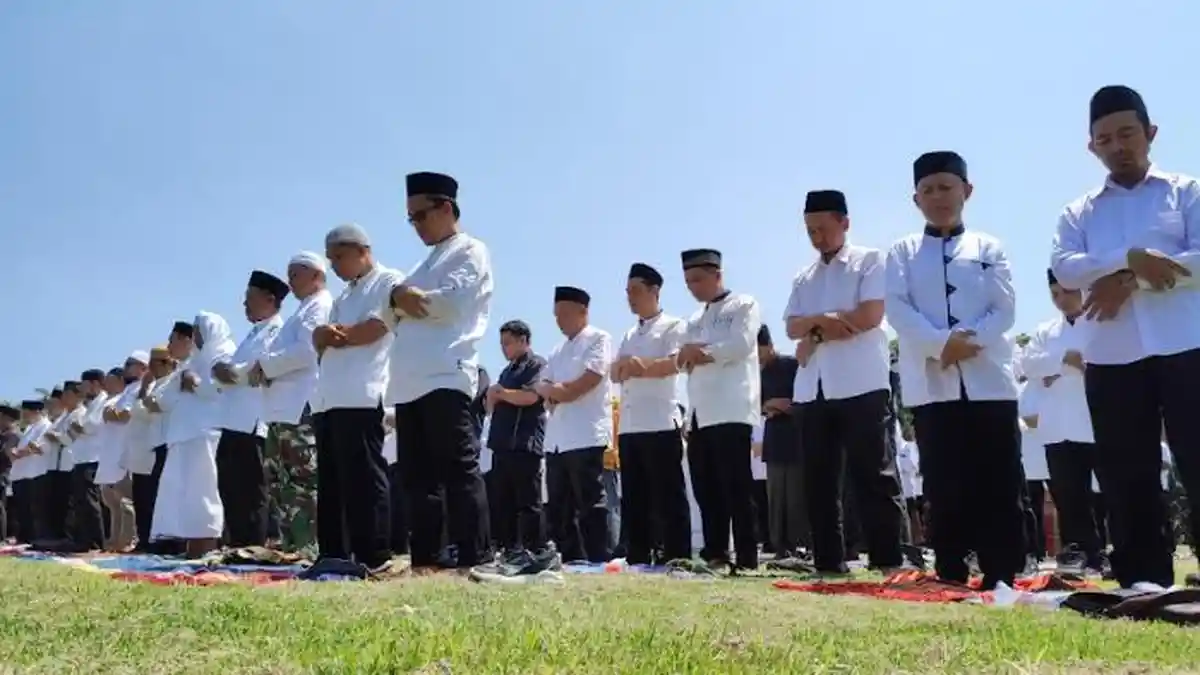 Tata Cara Sholat Idul Adha Beserta Niat dan Rukunnya