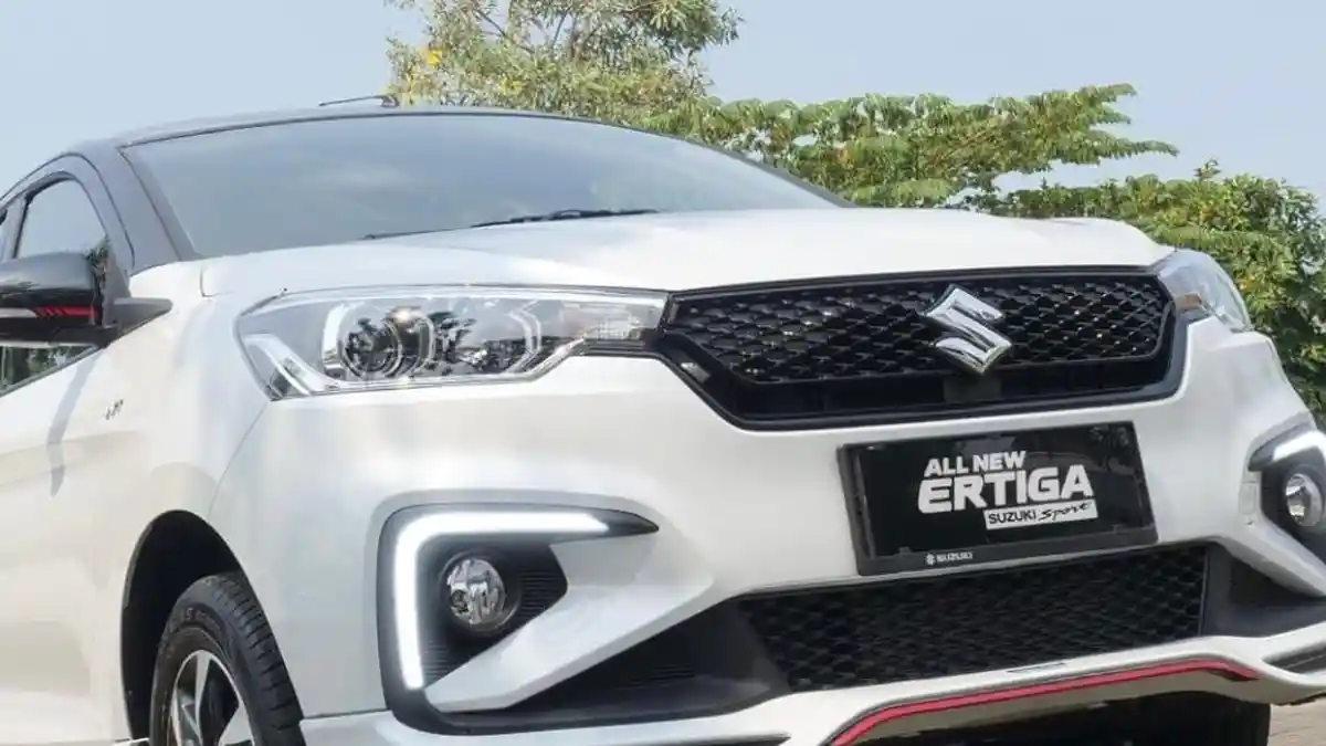 Begini Cara Aman Belajar Menyetir Mobil Bertransmisi Manual untuk Pemula