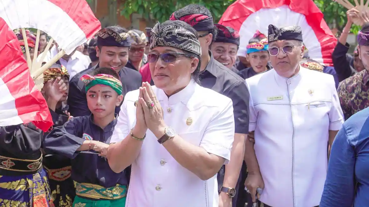 Bupati Badung Giri Prasta Gelontor Hibah Rp 11 M kepada Warga Buleleng