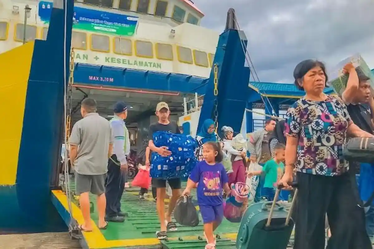Penumpang Kapal Ferry Gorontalo Membeludak pada Arus Balik Lebaran: Ada 525 Orang dari Pagimana