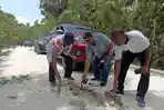 DPRD-Lembata-Tinjau-Jalan.jpg