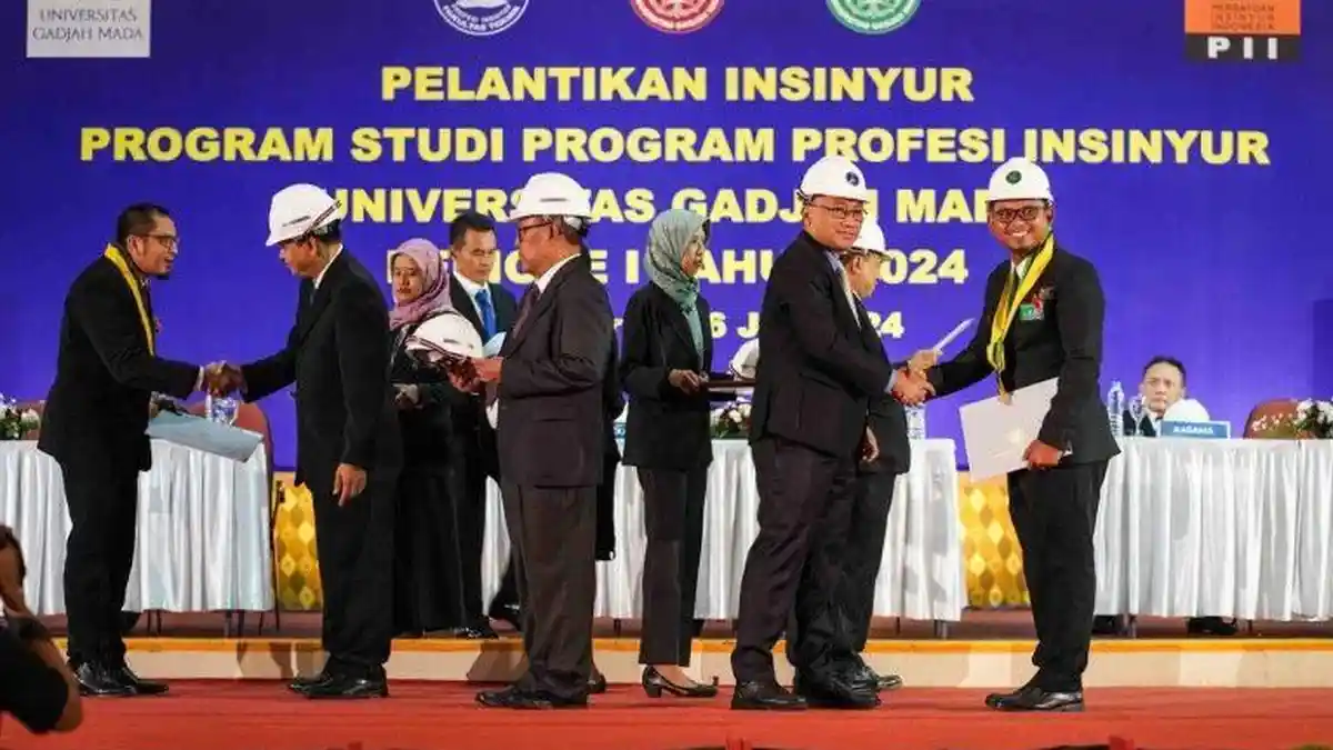 UGM Lantik 699 Insinyur Baru dari 3 Fakultas