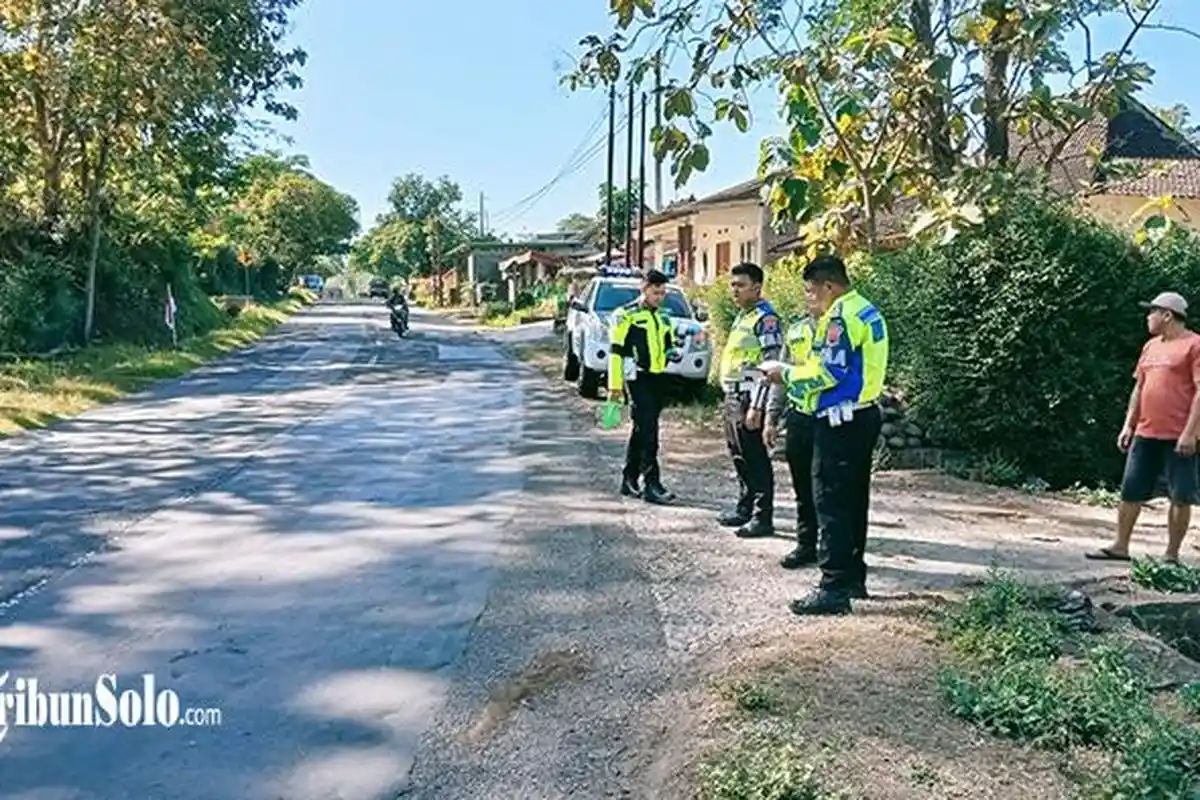 3 Fakta Siswi SMA Wonogiri Jateng Tewas Jatuh saat Gandul Bus: Belum Ada Tersangka,Sopir Tak Ditahan
