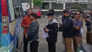 antrean-tukar-uang-kas-keliling.jpg