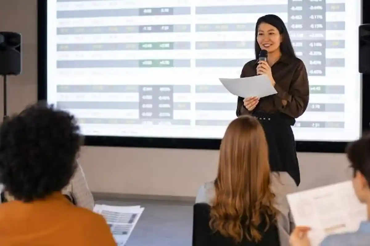 26 Pantun Pembuka Presentasi, Bantu Naikkan Rasa Percaya Diri dan Atasi Grogi di Hadapan Audiens