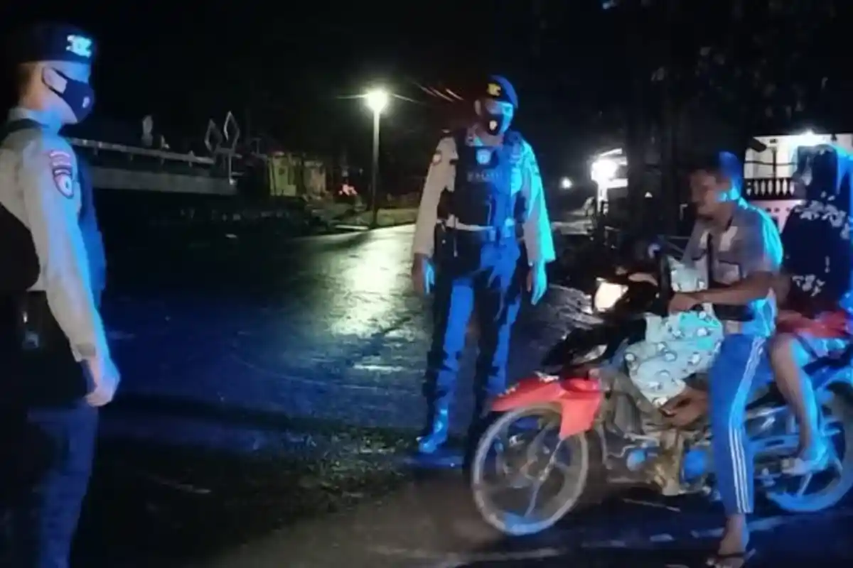 Ciptakan Kamtibmas, Polres Way Kanan Patroli KRYD Malam Hari di Blambangan Umpu