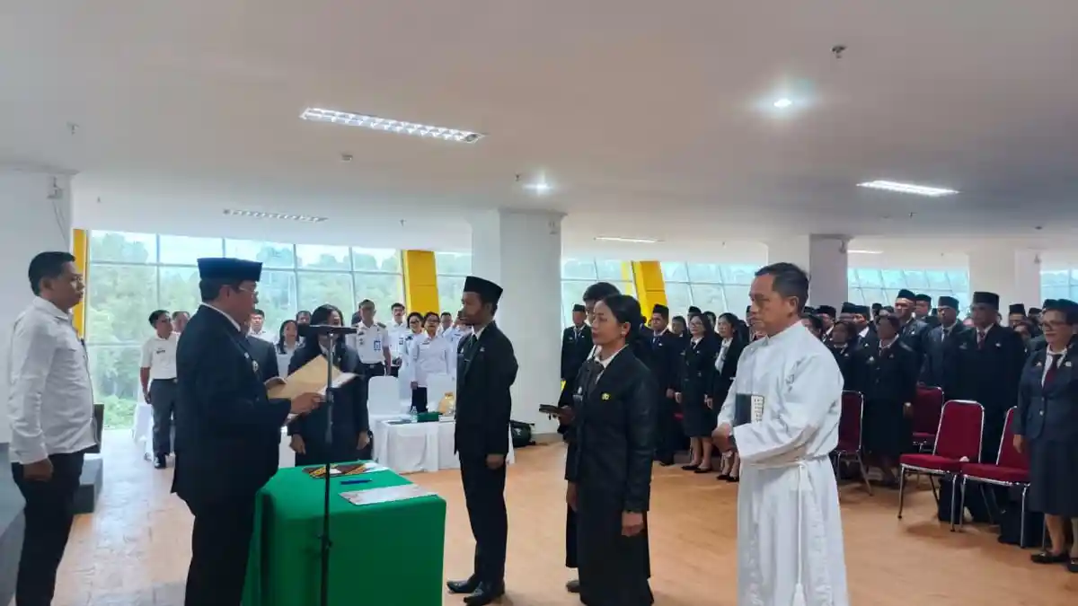 Bupati Toraja Utara Kembali Lantik 137 Kepsek, Dievaluasi dalam 6 Bulan