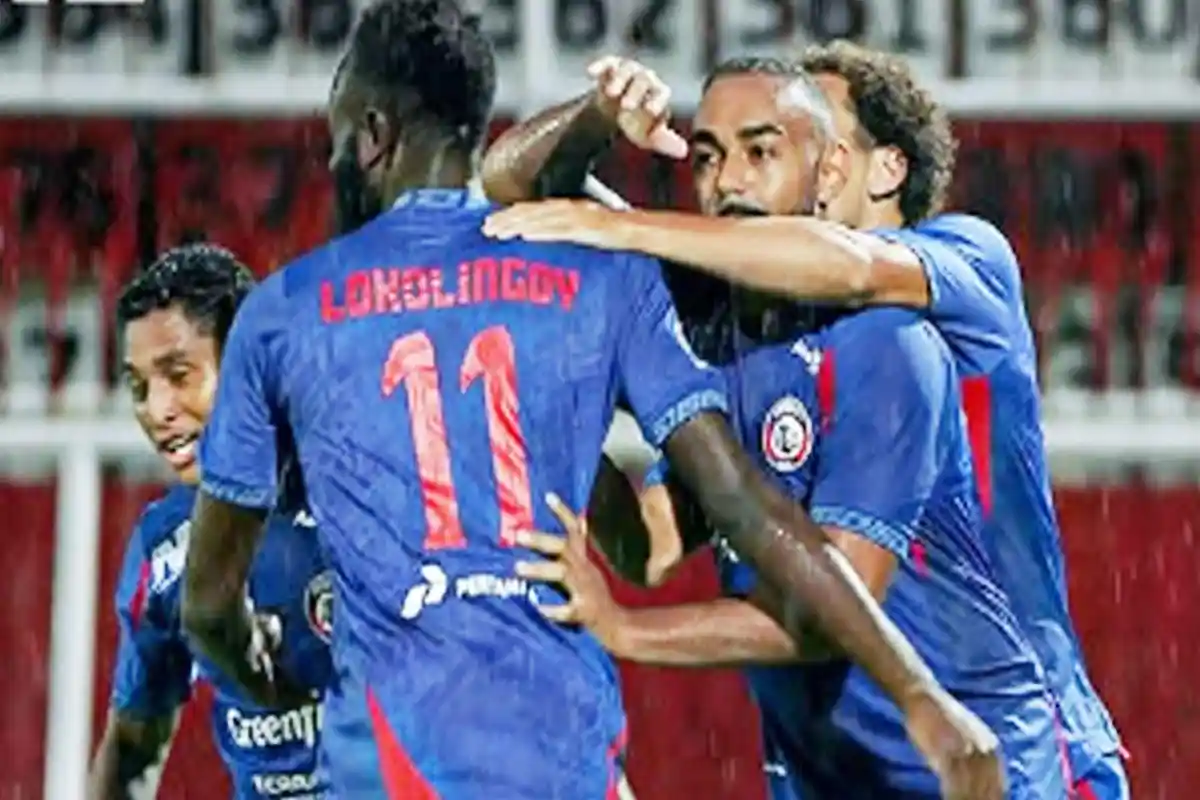 Arema FC Menang Besar Bikin Ze Gomes Bangga