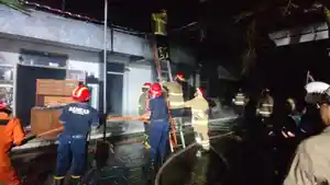 Kebakaran-terjadi-di-lingkungan-Madrasah-Tsanawiyah-Negeri.jpg