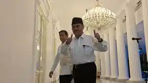 Jimly-Asshiddiqie-di-Istana-Merdeka-552026.jpg