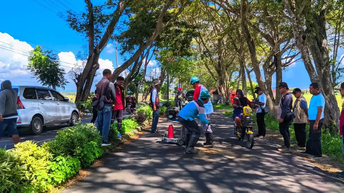 Pemkab Gorontalo Rutin Lakukan Pemeliharaan Jalan Program PEN