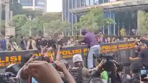 demo-mahasiswa-tantang-polisi.jpg