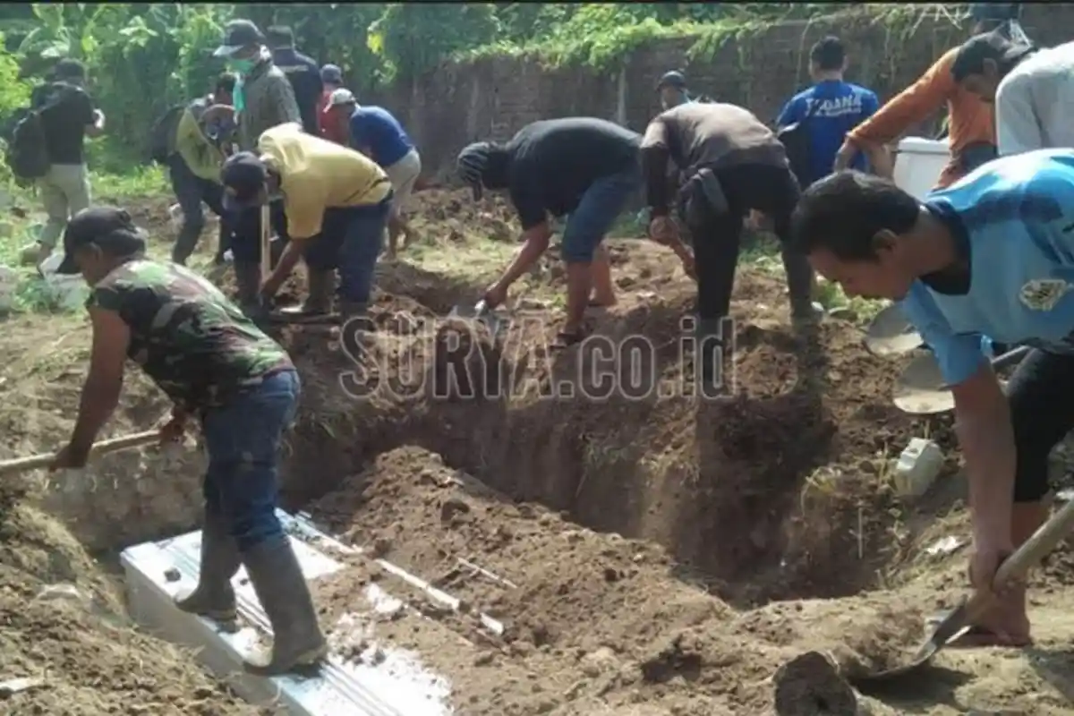 Miris ! Jasad Terduga Teroris di Surabaya Sulit Dimakamkan Hingga 3 Lubang Untuk Mengubur 7 Jenazah