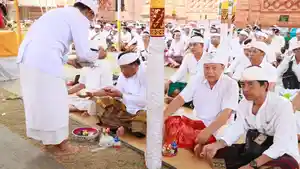 Pelaksanaan-Bakthi-Penganyar-rangkaian-Karya-Padudusan-Agung-lan-Ngenteg.jpg