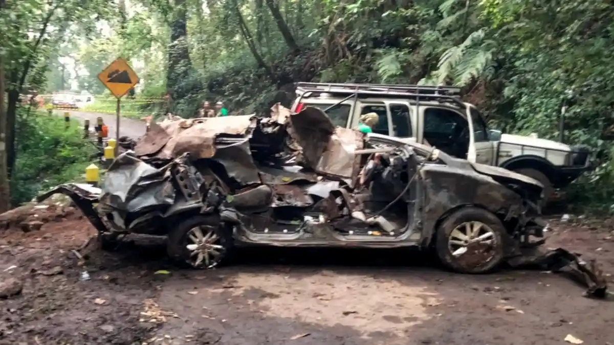 Setelah 6 Hari Dua Mobil Korban Longsor Cangar-Pacet Berhasil Dievakuasi Tim SAR Gabungan