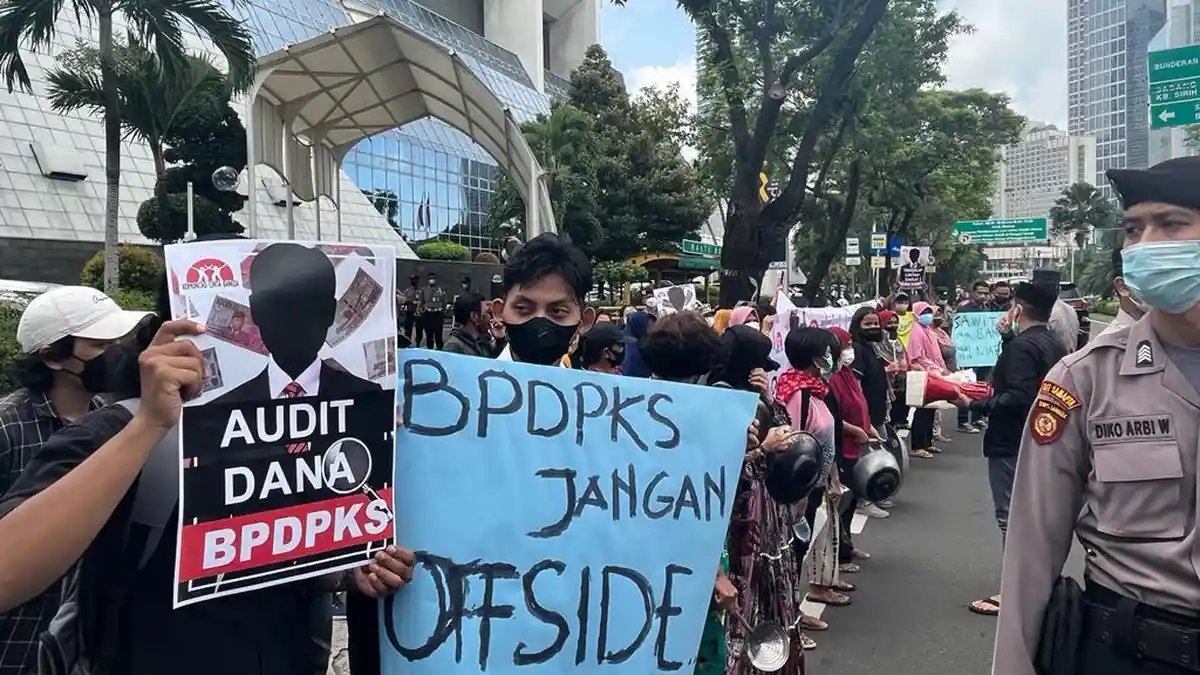 Gelar Aksi, Massa Minta BPDPKS Jalankan Tugas Sesuai UU
