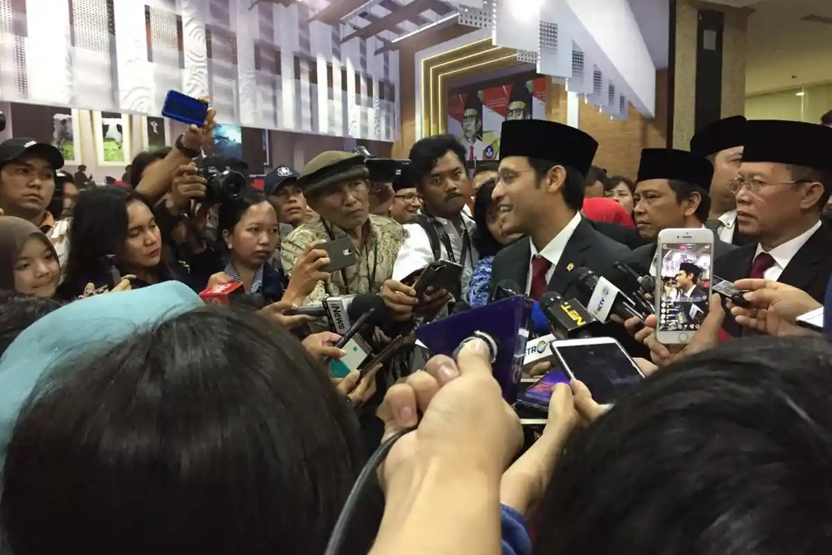 Hari Guru Nasional, Nadiem Makarim Ajak Guru Lakukan Perubahan Kecil Mulai dari Kelas