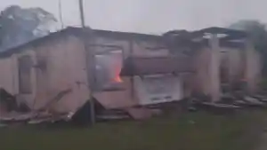 20250914-KKB-Papua-bakar-kantor-Samsat-di-Yahukimo.jpg
