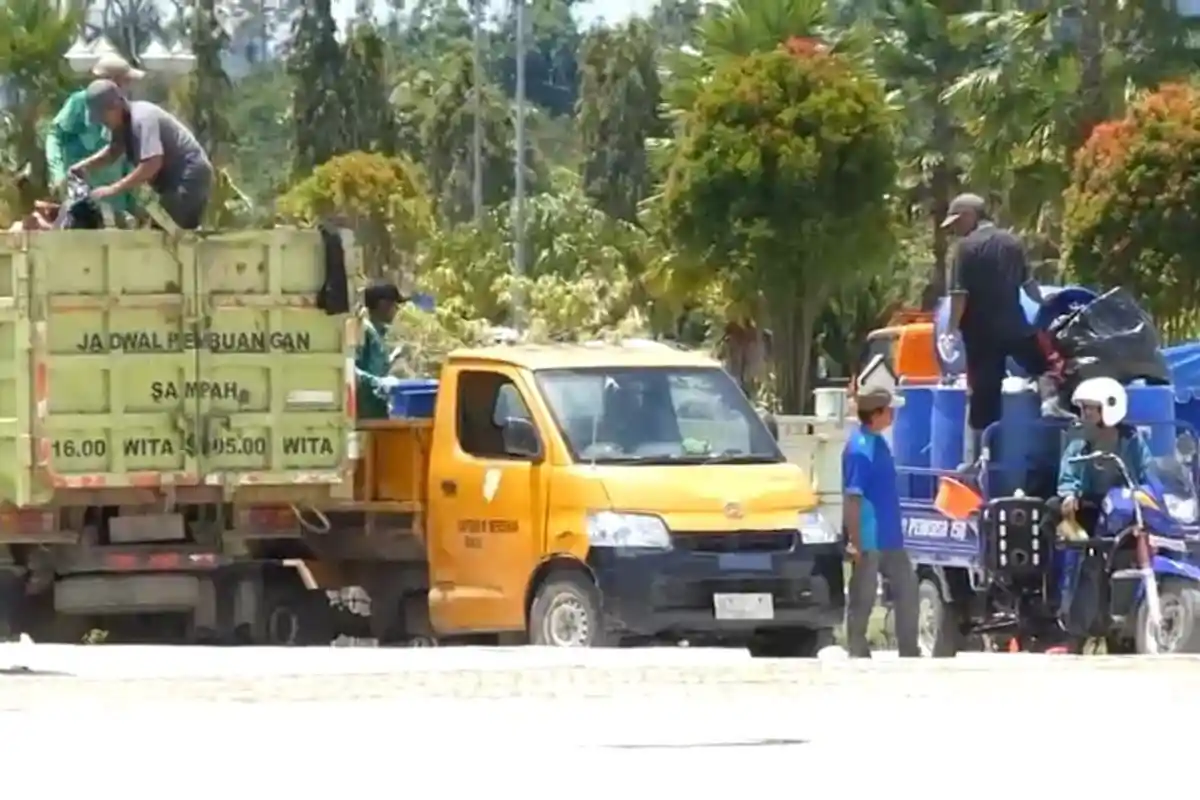 Jaga Lingkungan Tetap Bersih Selama Irau Malinau, Begini Cara Kerja Petugas Kebersihan