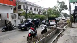 Satu-diantara-kondisi-drainase-yang-sudah-selesai-dikerjakan-namun-belum-ditutup.jpg